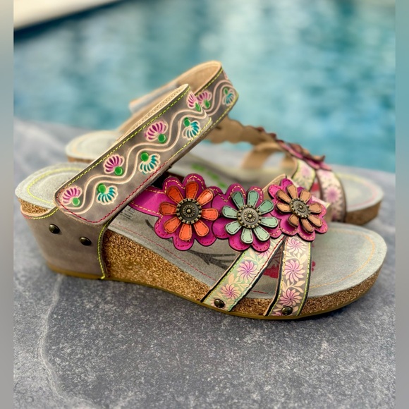 Women’s L’Artiste Collection by Spring Step- Grey multi wedge leather sandal - Picture 4 of 10